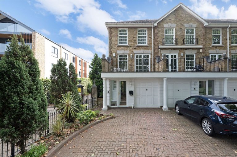 Kensington Gardens, Kingston Upon Thames, KT1